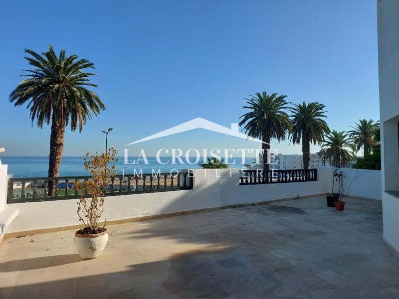 Appartement S+3 vue sur mer avec terrasse à La Marsa